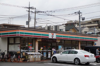 セブンイレブン 川崎下小田中店の画像