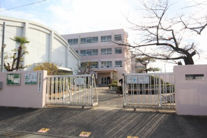 高槻市立寿栄小学校の画像1