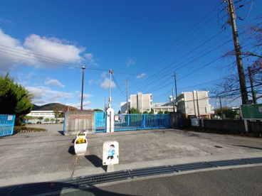 箕面市立 西小学校の画像2