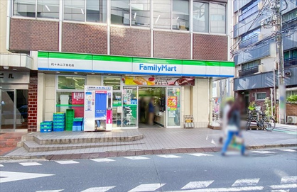 ファミリーマート 代々木二丁目北店の画像1