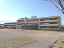 新宿小学校