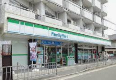 ファミリーマート 竹田駅前店の画像1