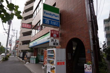 ファミリーマート 武蔵新城駅西店 の画像1