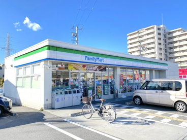 ファミリーマート 堺堀上町店の画像1