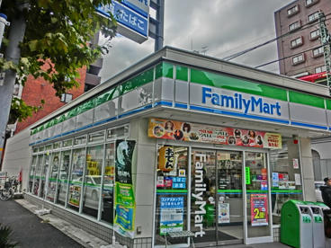 ファミリーマート平沼1丁目店の画像1