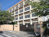 尼崎市立七松小学校