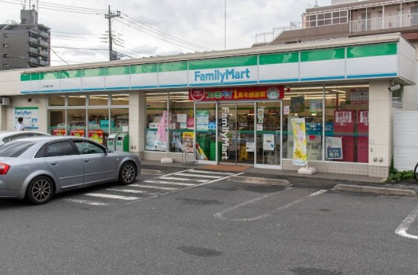 ファミリーマート 八王子堀之内店の画像1
