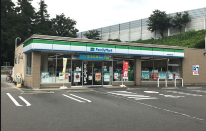 ファミリーマート 大和深見西店の画像1
