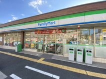 ファミリーマート豊中上新田店