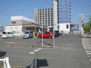 セブンイレブン 八幡陣原店の画像1