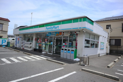 ファミリーマート 奥戸五丁目店の画像1