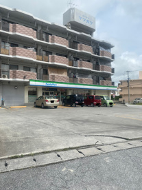 ファミリーマート 与那原嶺井入口店の画像1