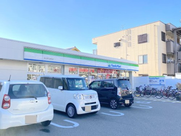 ファミリーマート 泉大津北助松店の画像1