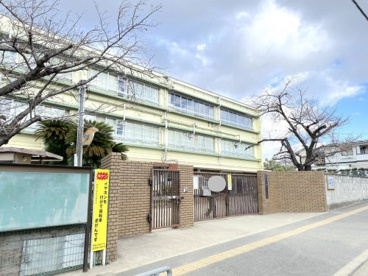 和泉市立黒鳥小学校の画像1
