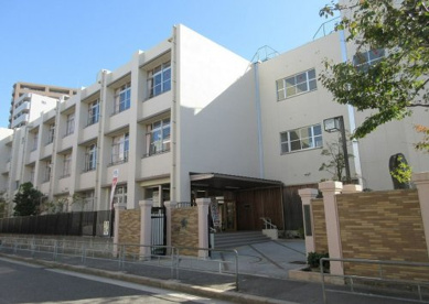 三軒家東小学校の画像1