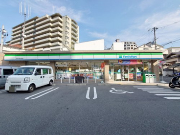 ファミリーマート 吹田千里山高塚店の画像1
