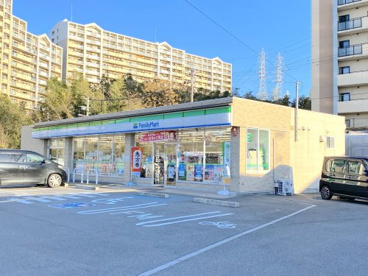 ファミリーマート 和泉室堂北店の画像1