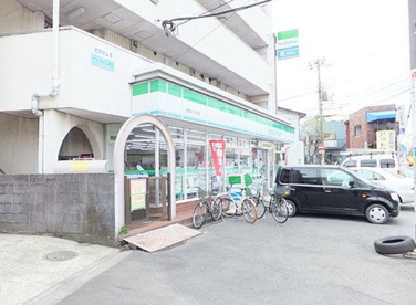 ファミリーマート 相模女子大前店の画像1
