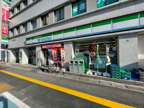 コンビニエンスストア ファミリーマート 春日部中央一丁目店