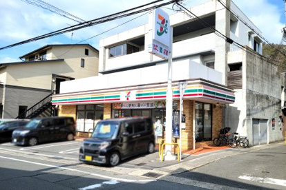 セブンイレブン 京阪四宮駅東店の画像1