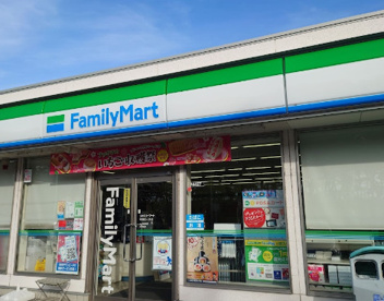 ファミリーマート 平塚虹ヶ浜店の画像1
