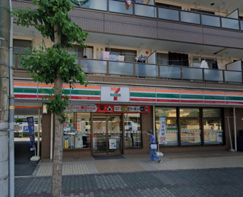 セブンイレブン 大和桜ヶ丘西口店の画像1