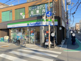 ファミリーマート 南海春木駅前店