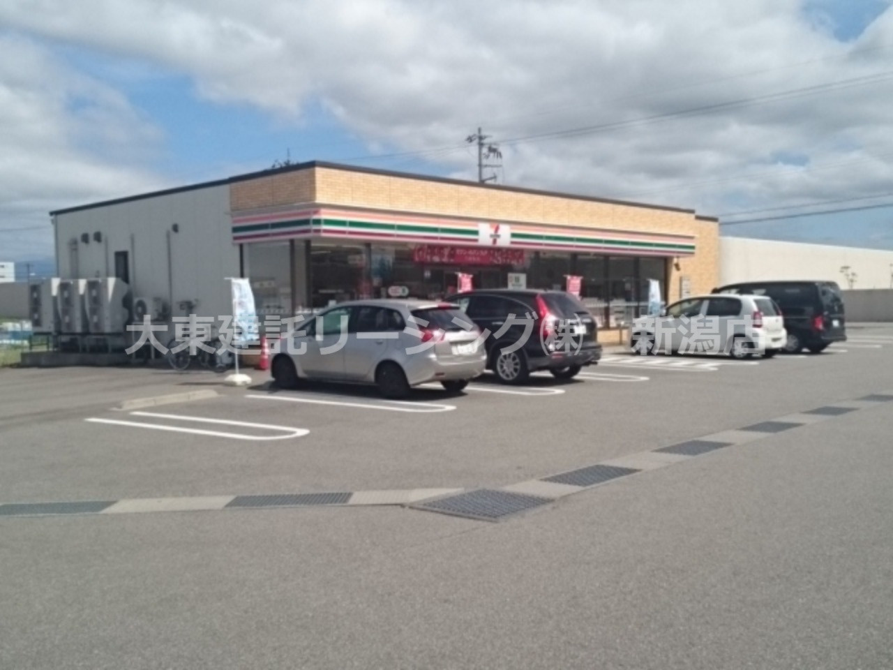 コンビニエンスストア セブンイレブン 富山西荒屋店