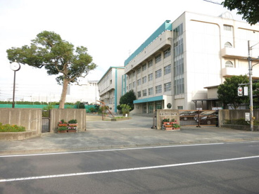 市川市立南行徳中学校の画像1