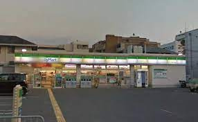 ファミリーマート 豊中中桜塚店の画像1