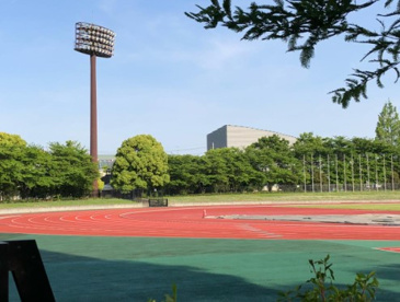 鴻巣市立陸上競技場の画像1