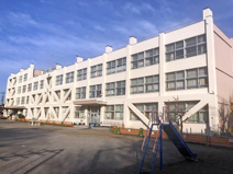 昭島市立成隣小学校
