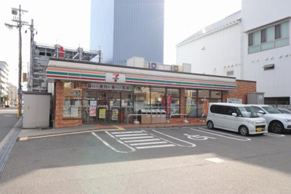 セブンイレブン 大阪諏訪4丁目店の画像1