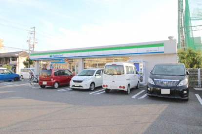 ファミリーマート 遠里小野二丁目店の画像1