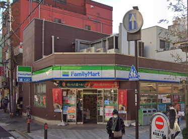 ファミリーマート 横浜イセザキモール店の画像1