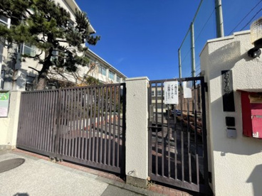 京都市立稲荷小学校の画像1