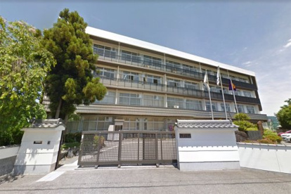 亀岡中学校の画像1