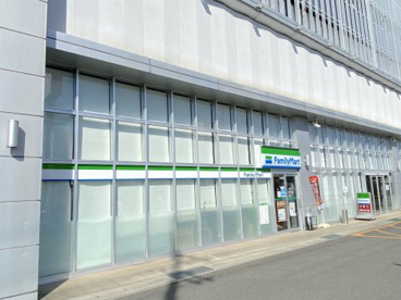 ファミリーマート イル・サローネ貝塚店の画像1