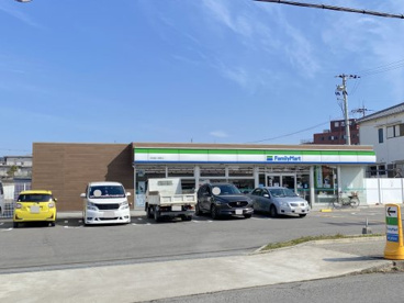 ファミリーマート 岸和田八田町店の画像1
