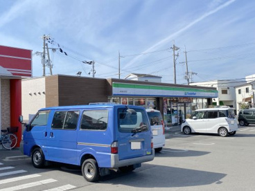 ファミリーマート 岸和田上松町店の画像1