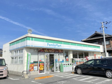 ファミリーマート 岸和田岡山町店の画像1