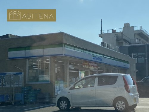 ファミリーマート 中川中野本町店の画像