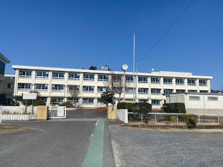 可児市立中部中学校の画像1