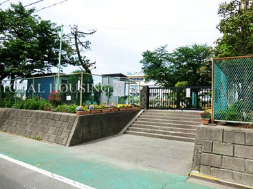 三鷹市立大沢台小学校の画像1