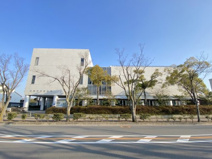 貝塚市民図書館