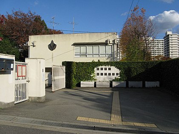 豊中市立第十四中学校の画像1