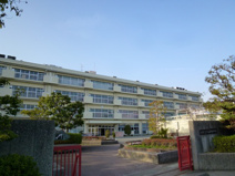 宝塚市立　中山五月台中学校