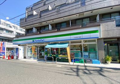 ファミリーマート 上北沢四丁目店の画像1