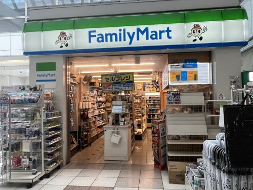 ファミリーマート はまりんセンター南駅店