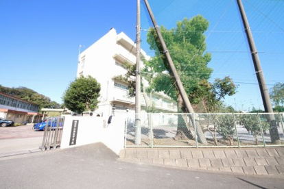 横浜市立奈良中学校の画像1